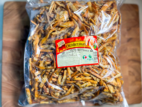 Нитка ЖАРЕНАЯ "Чеснок с зеленью" Oktobersnack 1 кг (сырный продукт) в Шахтах