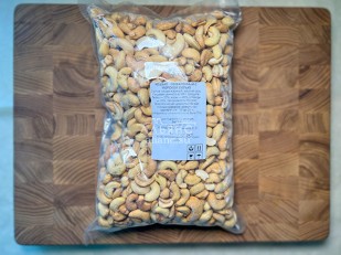 Корюшка вяленая с икрой (21+): Кешью жарено-соленый